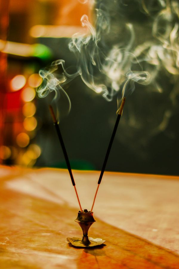 How to Make Your Own Incense for In-Home Aromatherapy